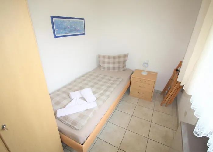 Deichstrasse 15 W 14 *